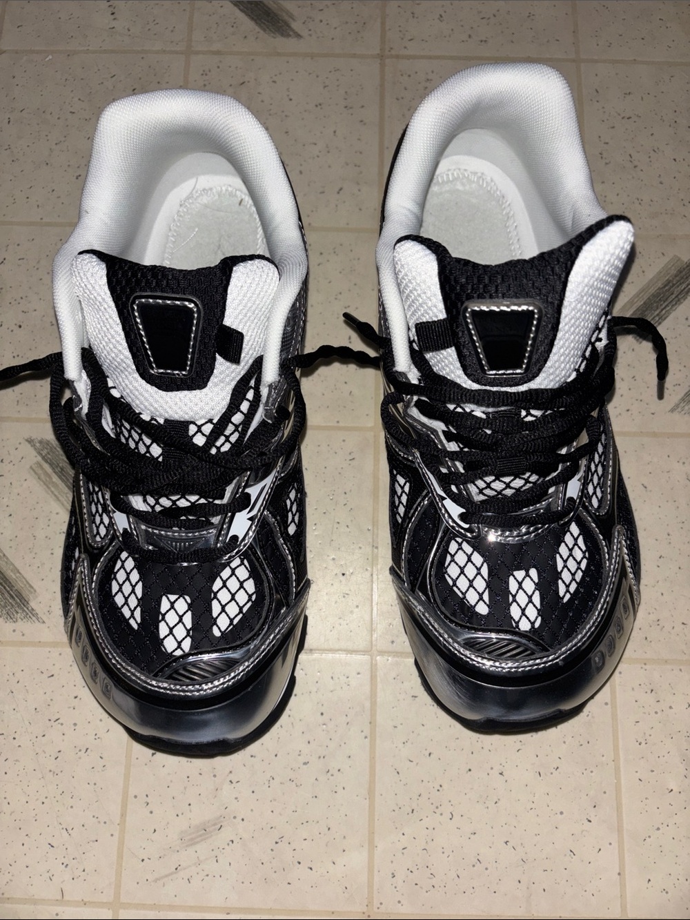 Black white and silver Bottega Venetia orbit sneaker size 43eu 10us